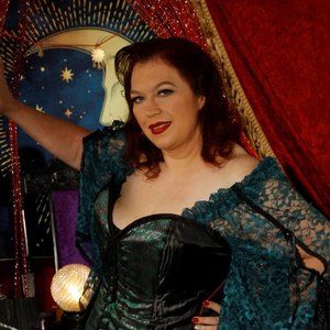 Meet your Posher, Denise